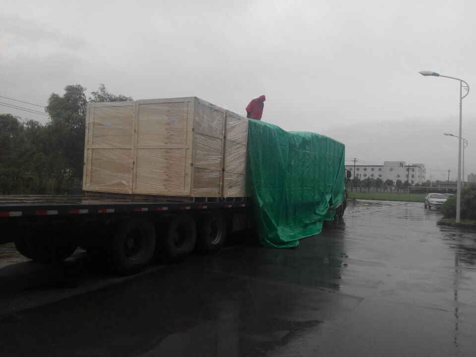 2017年6月北京創(chuàng)聯(lián)匯通電氣-雨中發(fā)貨現(xiàn)場，一直以顧客服務(wù)為較好
